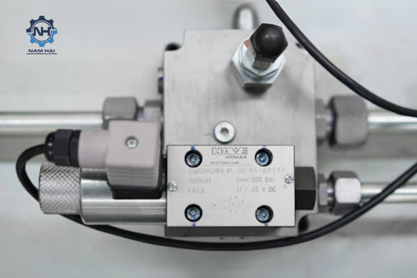 Công nghệ servo thủy lực giúp tăng độ chính xác và hiệu suất gia công